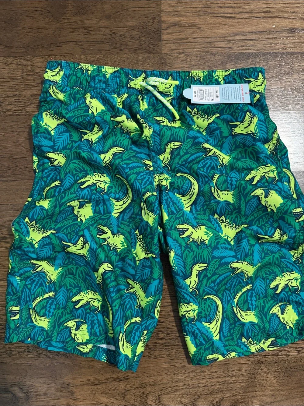 Cat & Jack boys swim trunks NWT and rashguard EUC